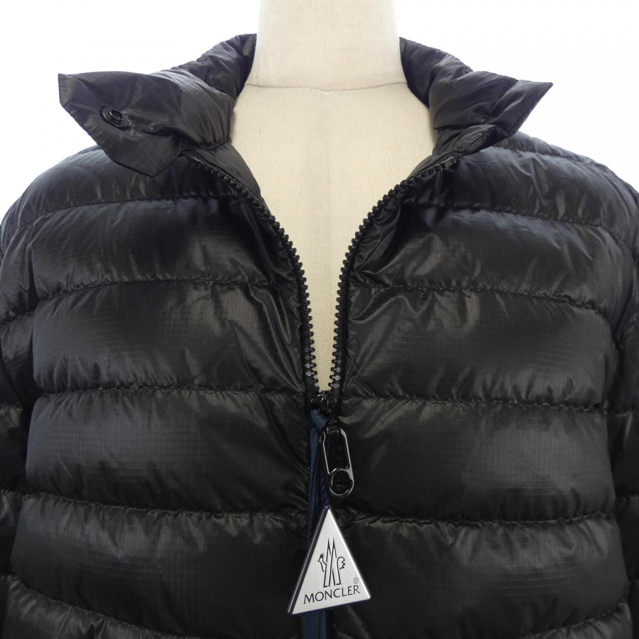 モンクレール MONCLER ダウンジャケット