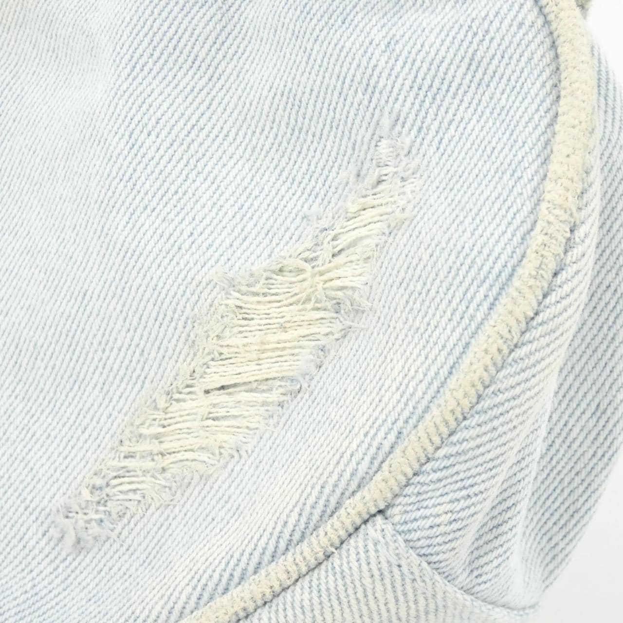 バレンシアガ ル カゴール XS 671309 2AABV ショルダーバッグ