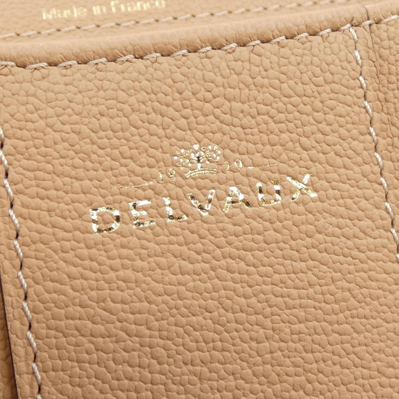 德尔沃DELVAUX
