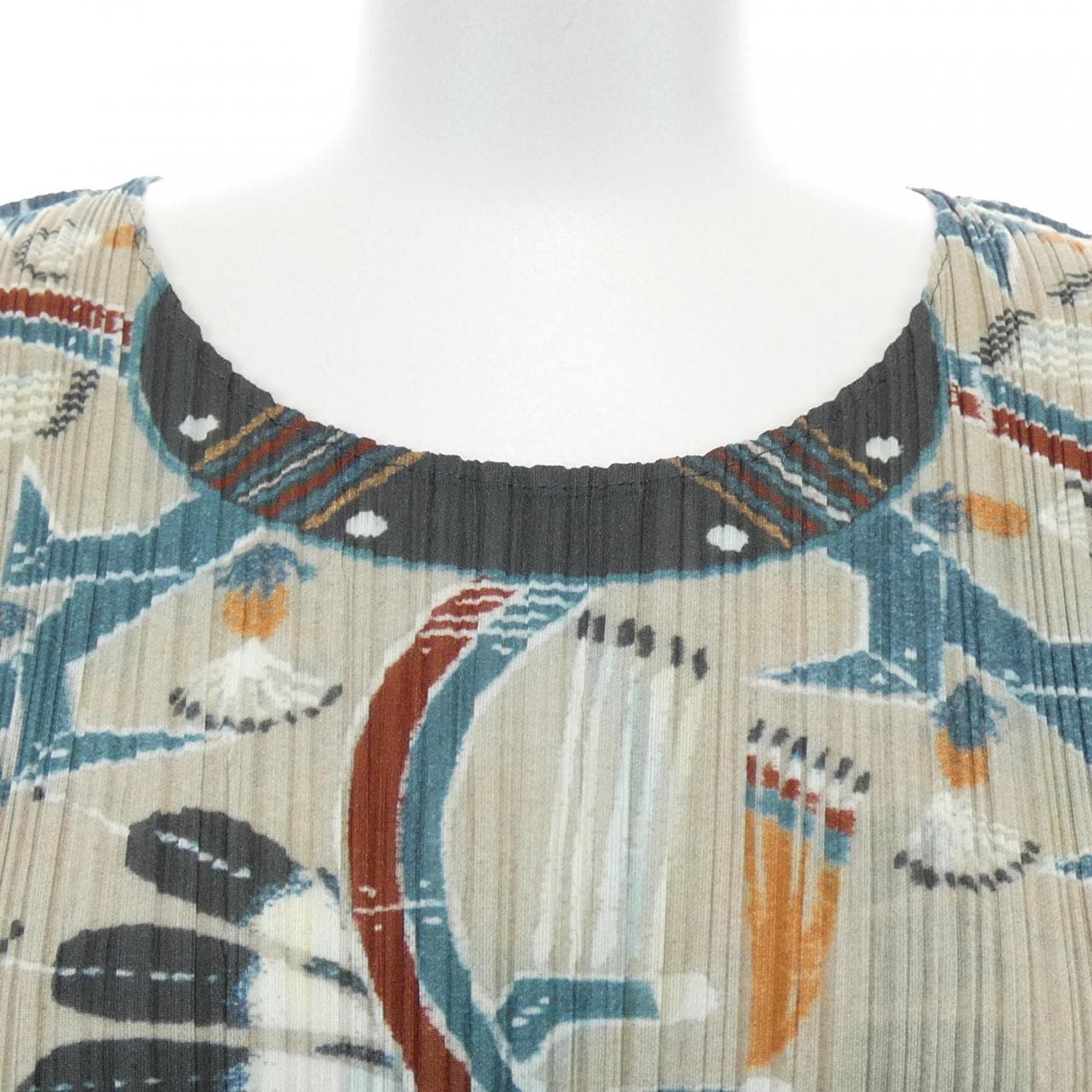 百褶百褶PLEATS PLEASE 2012印第安PP21-JK524 7566112上衣