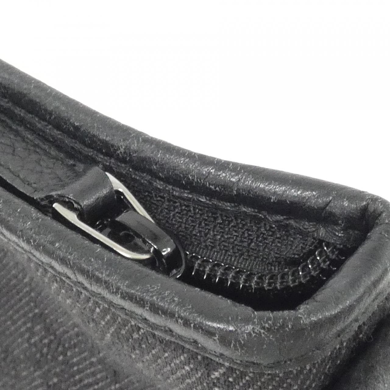 Gucci 268642肩背包