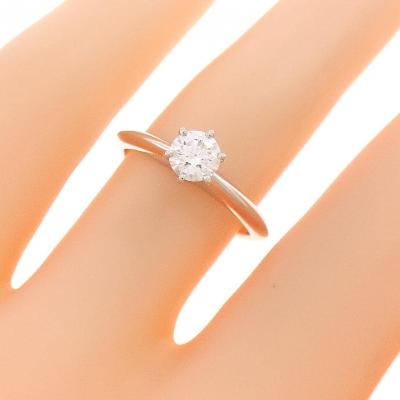 ティファニー クラシックソリティア リング 0.36CT G VS2 3EXT