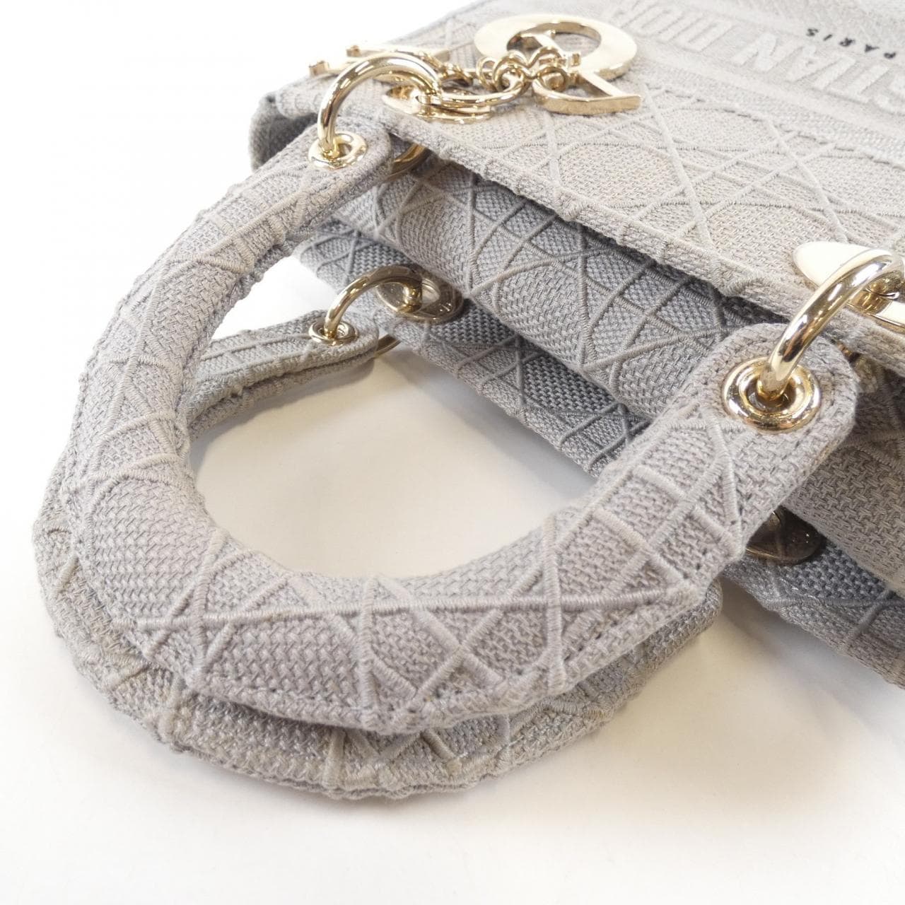 Christian DIOR Lady D-Light 中号 M0565OREY 包