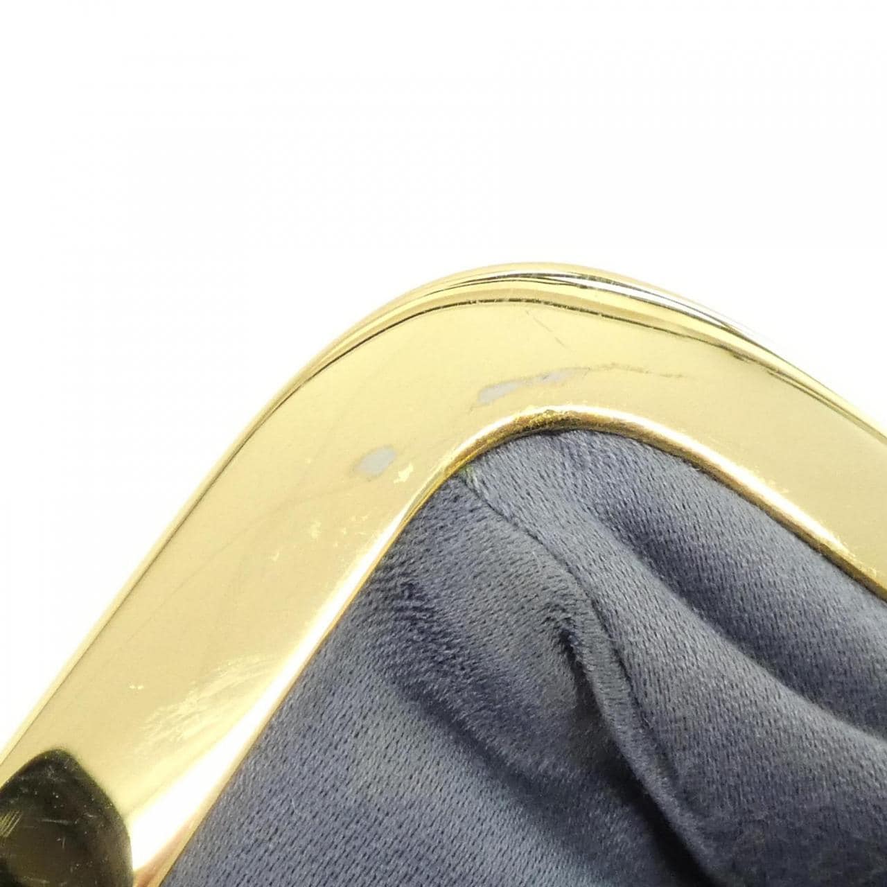 ミュウミュウ ポーチ