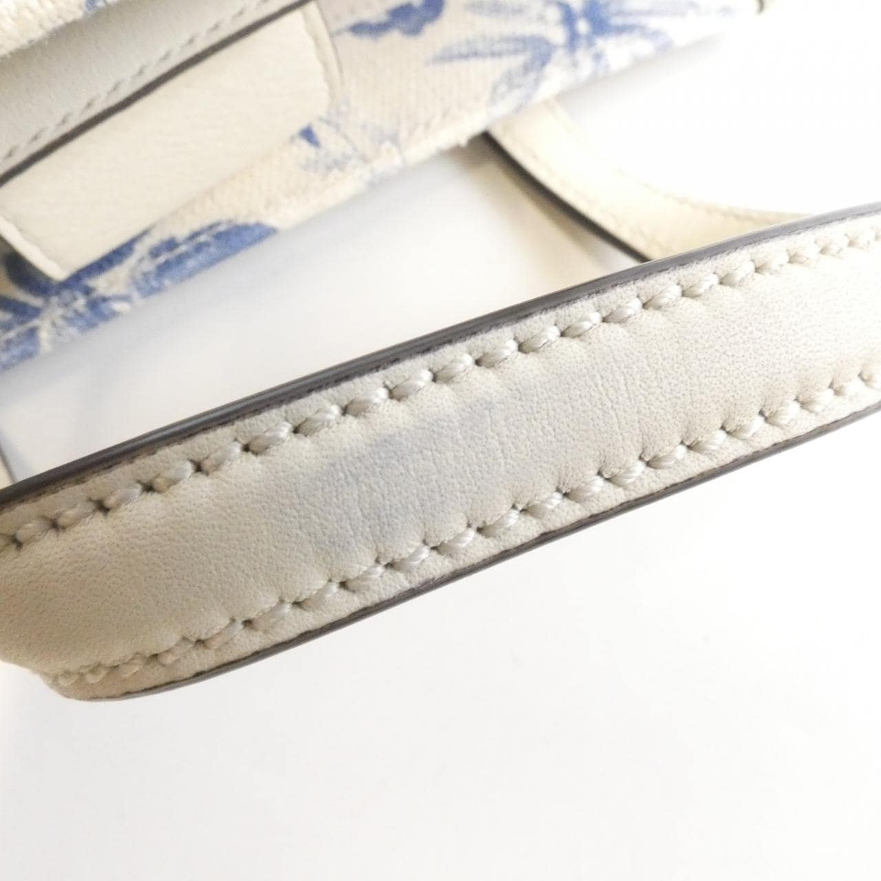 グッチ 443089 K2I1J バッグ