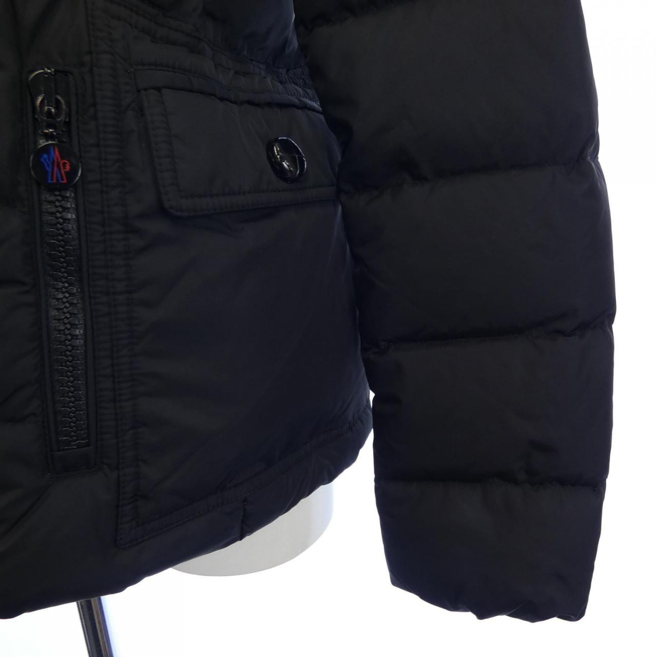 モンクレール MONCLER ダウンジャケット