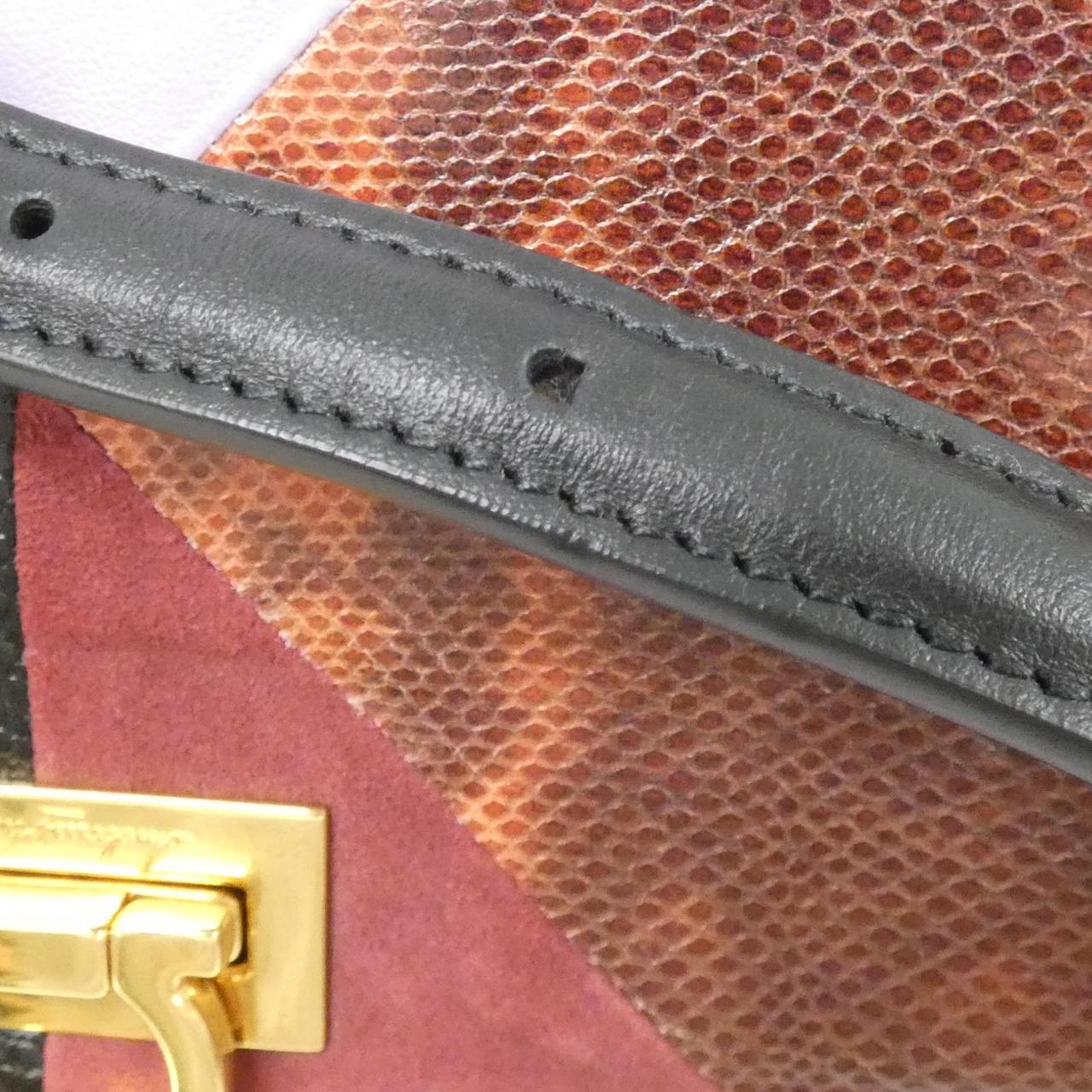 サルヴァトーレフェラガモ 21 0994 バッグ