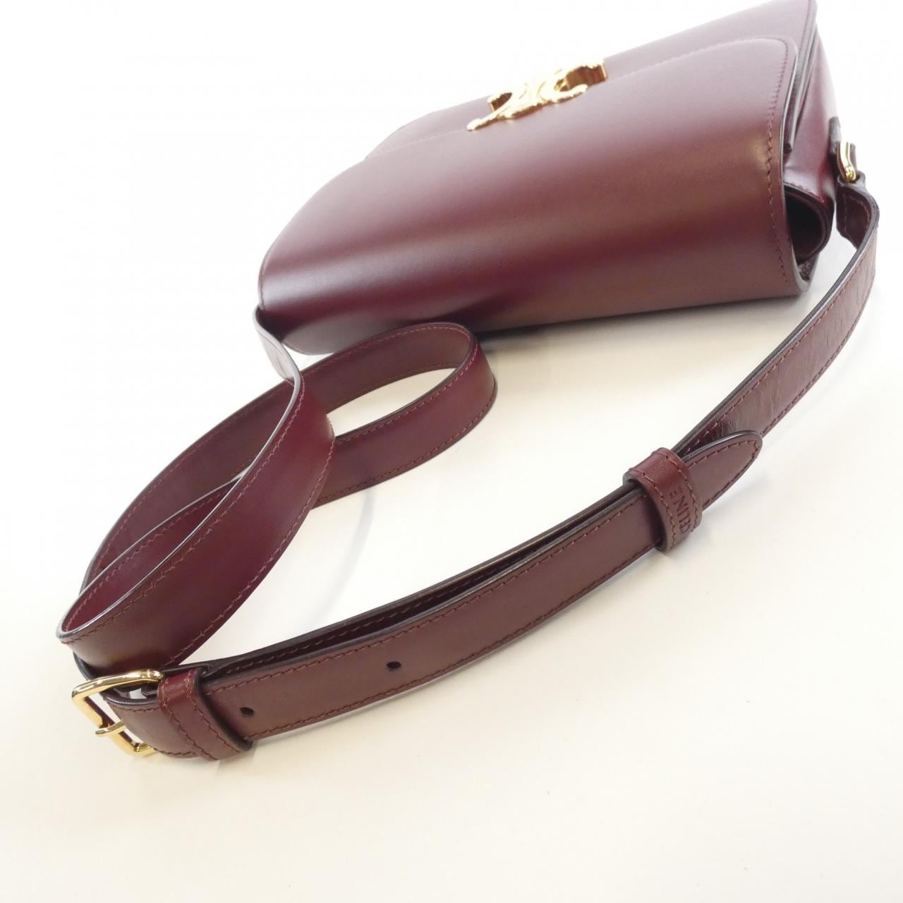 セリーヌ クラシック トリオンフ 187363BF4 ショルダーバッグ