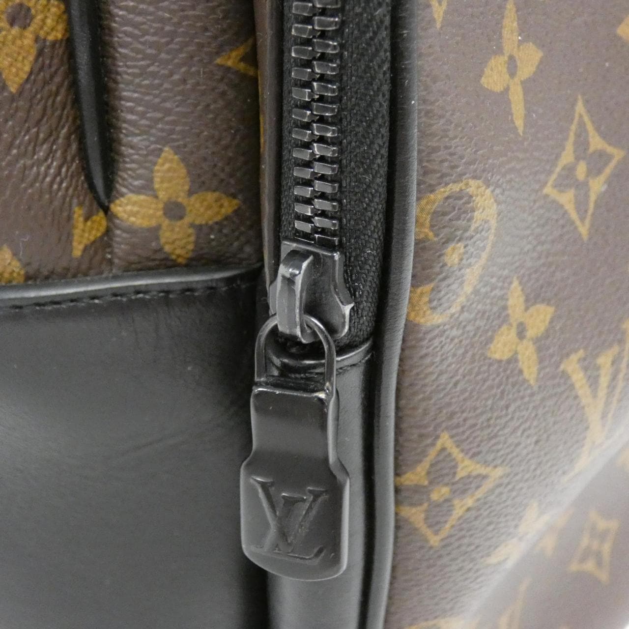 ルイヴィトン モノグラム マカサー ディーン バックパック M45335 リュックサック
