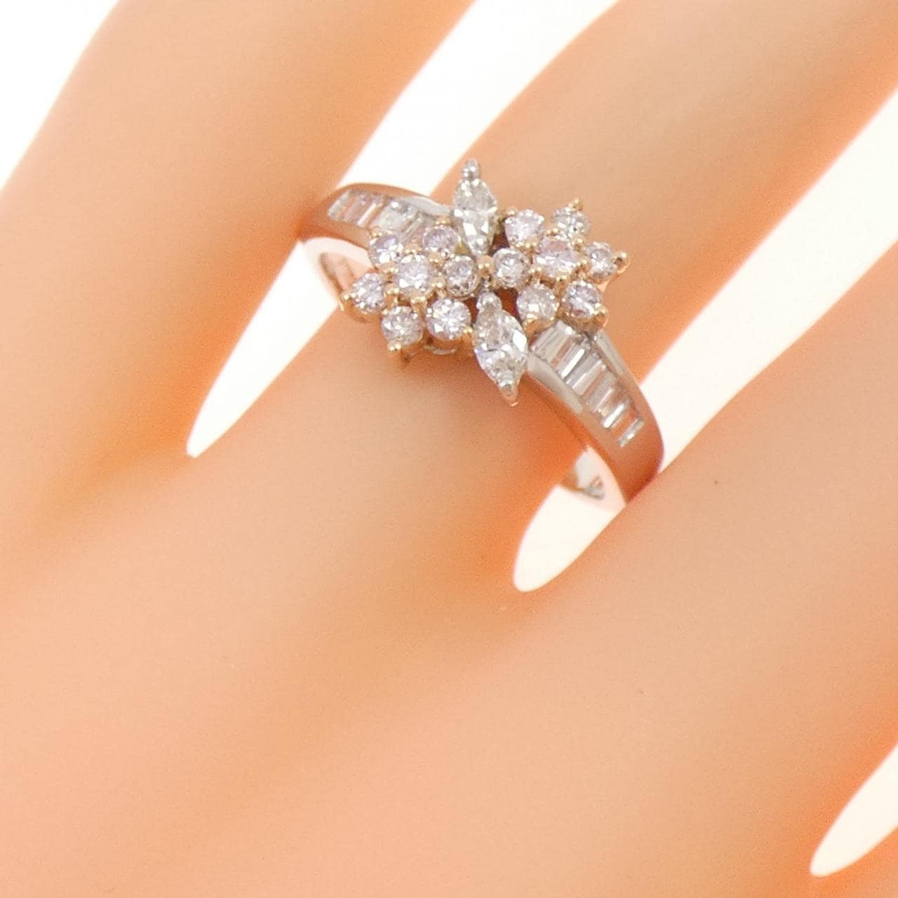 PT900/K14PG フラワー ダイヤモンド リング 0.80CT