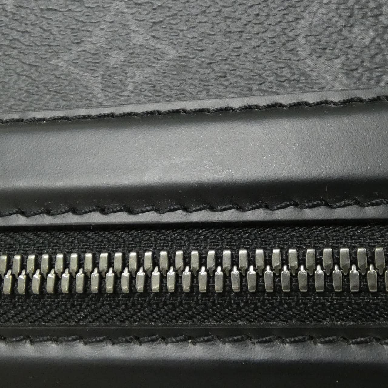 ルイヴィトン モノグラム エクリプス オディセ メッセンジャー MM M44224 ショルダーバッグ