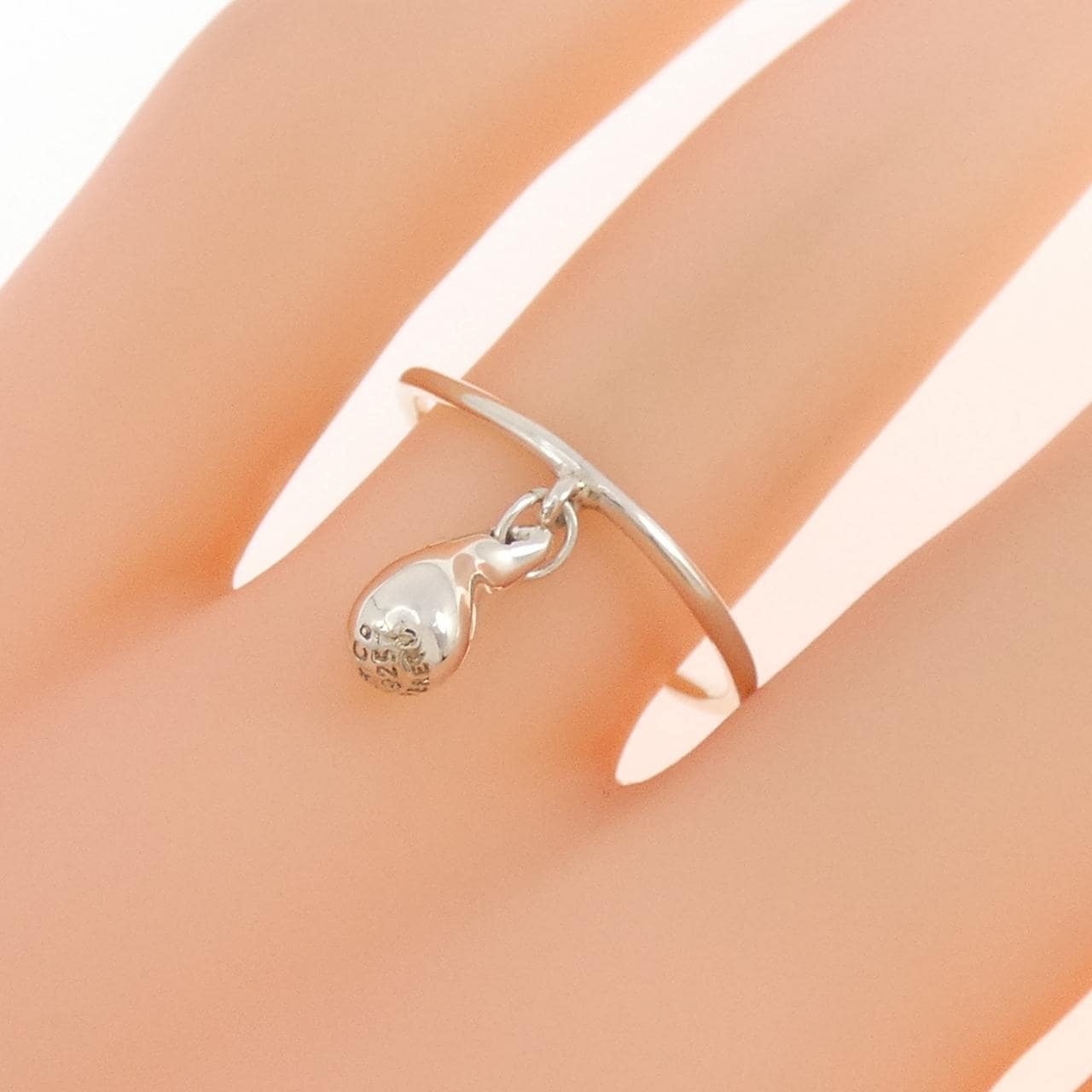 ティファニー ティアドロップ リング