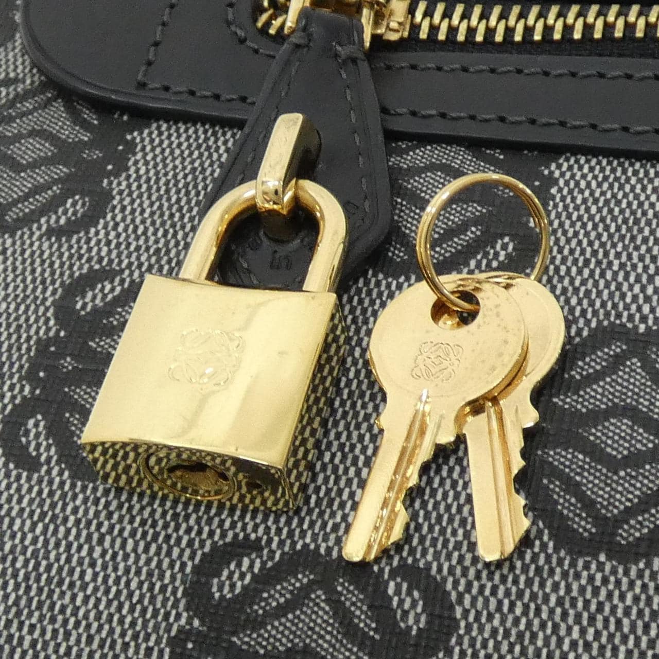 Loewe 345 80 C15 Shoulder Bag
