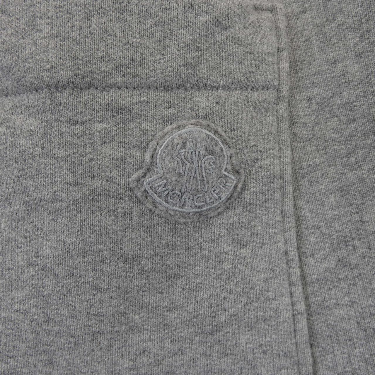 モンクレール MONCLER I10918H00023 M2642 ショートパンツ