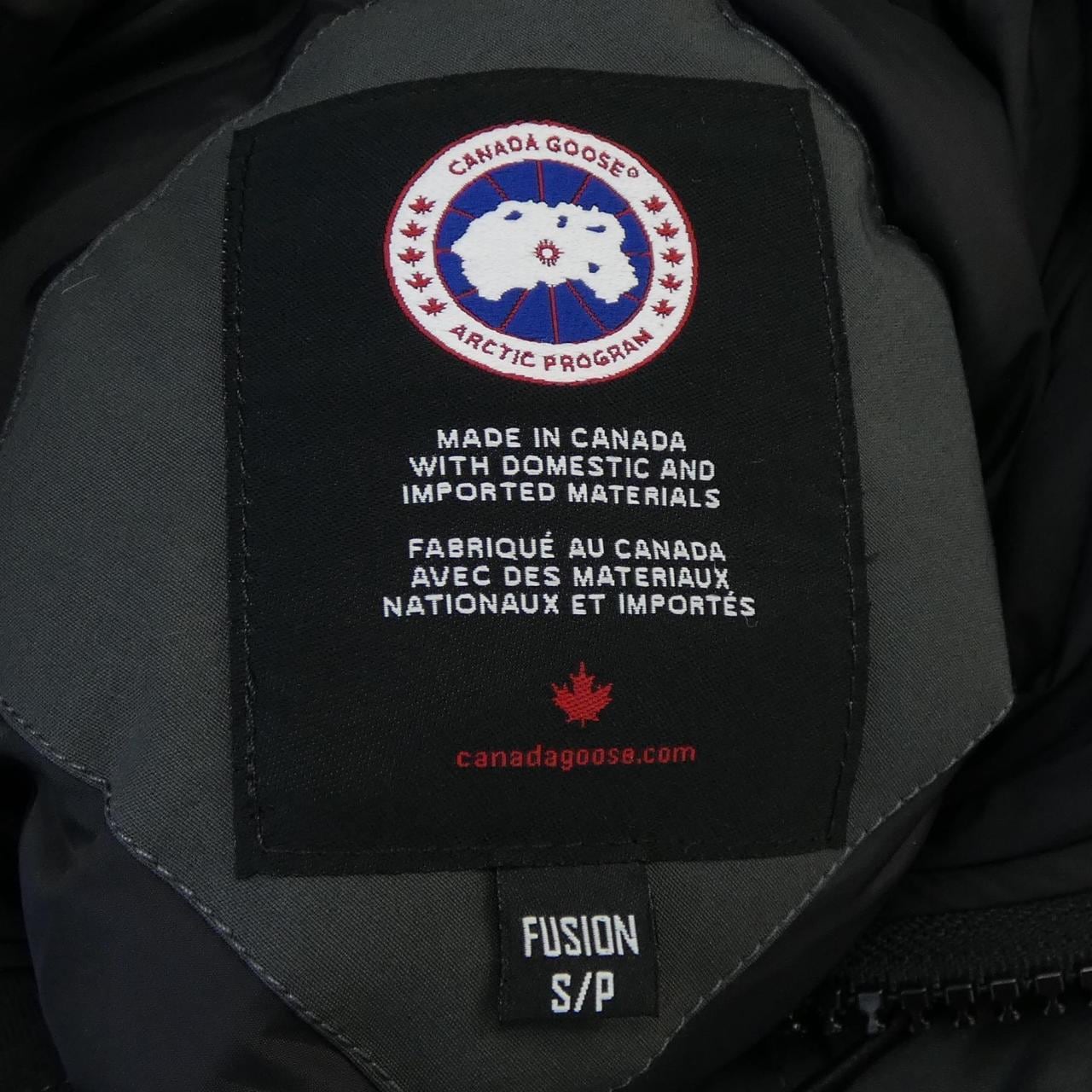 カナダグース CANADA GOOSE ダウンジャケット