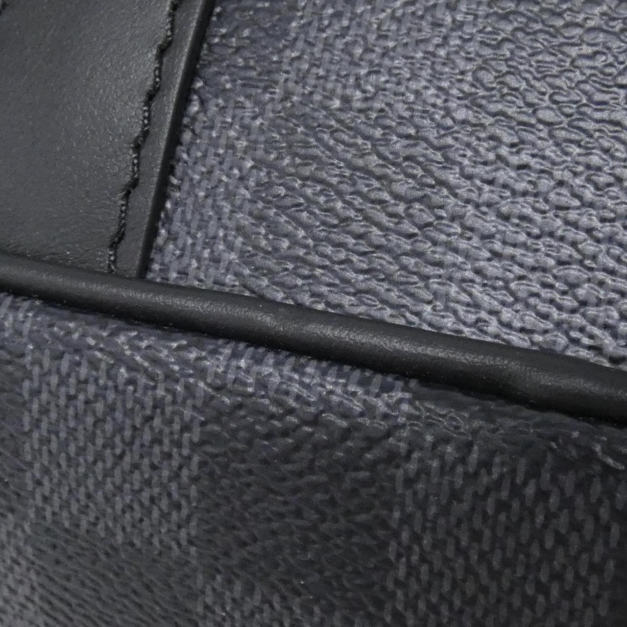 ルイヴィトン ダミエ グラフィット ポルト ドキュマン ヴォワヤージュ N40445 バッグ