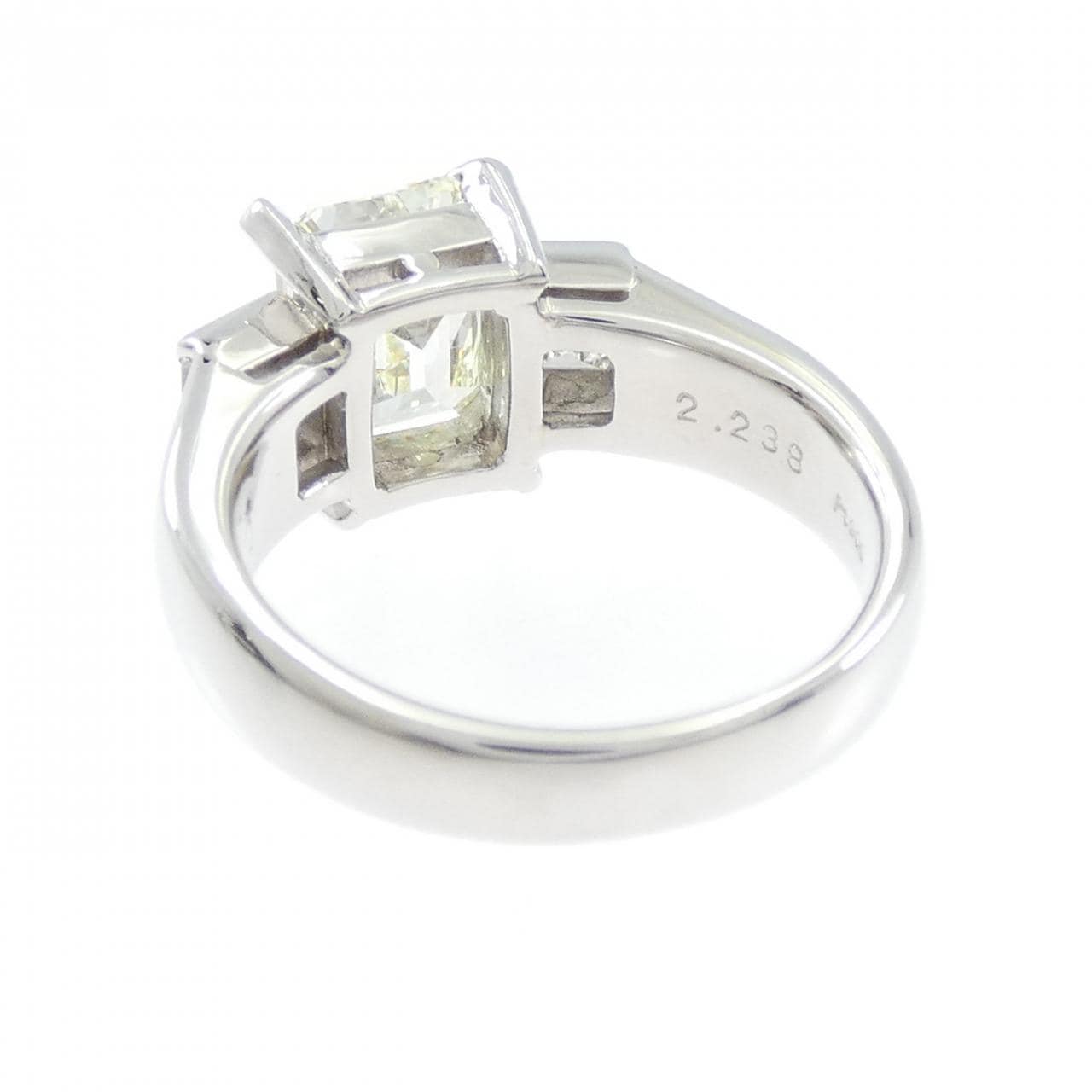 PT900 ダイヤモンド リング 2.238CT VLY VVS2 エメラルドカット