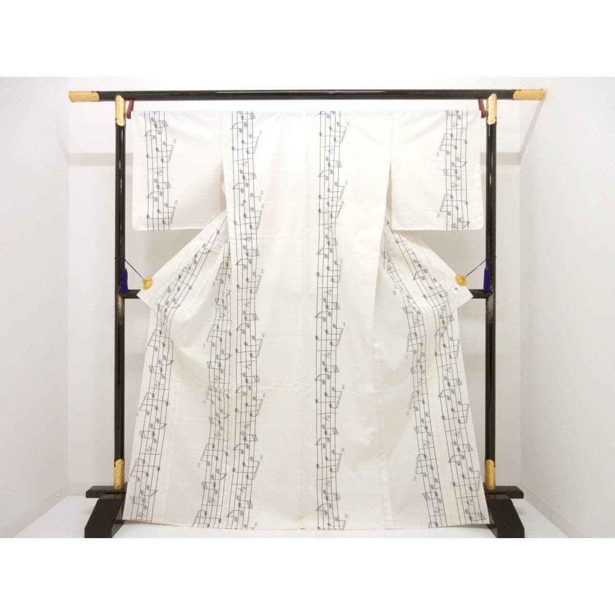 【未使用品】単衣　ＫＩＭＯＮＯ　ＭＯＤＥＲＮ　バチ衿【久留米絣】