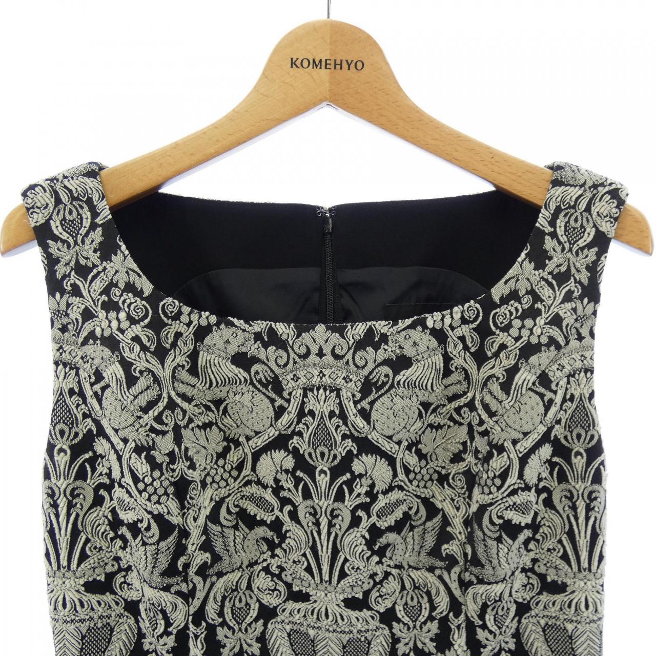 タエアシダ TAE ASHIDA T04727 ワンピース