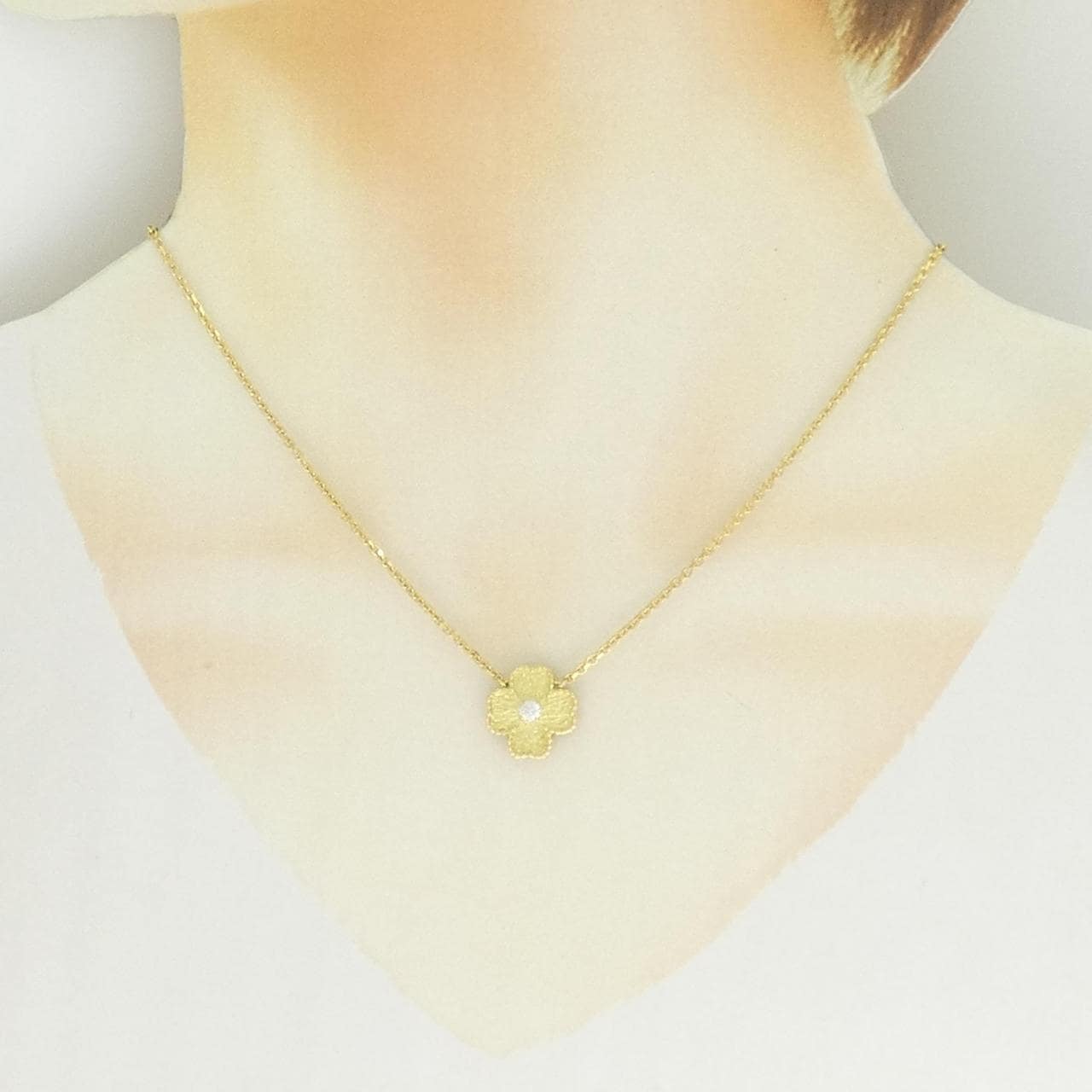 750YG フラワー ダイヤモンド ネックレス 0.12CT