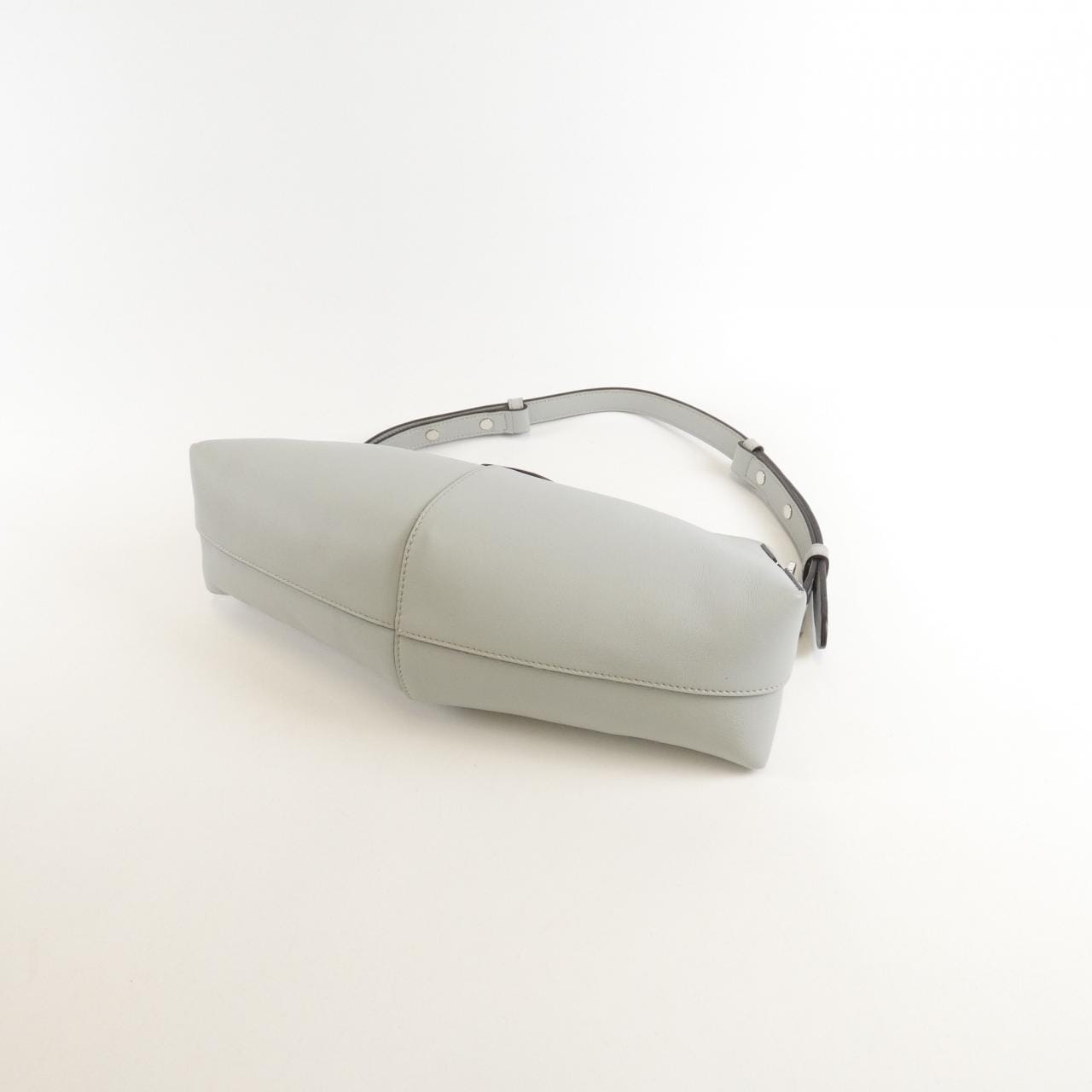 トッズ XBWDBN0100 ショルダーバッグ