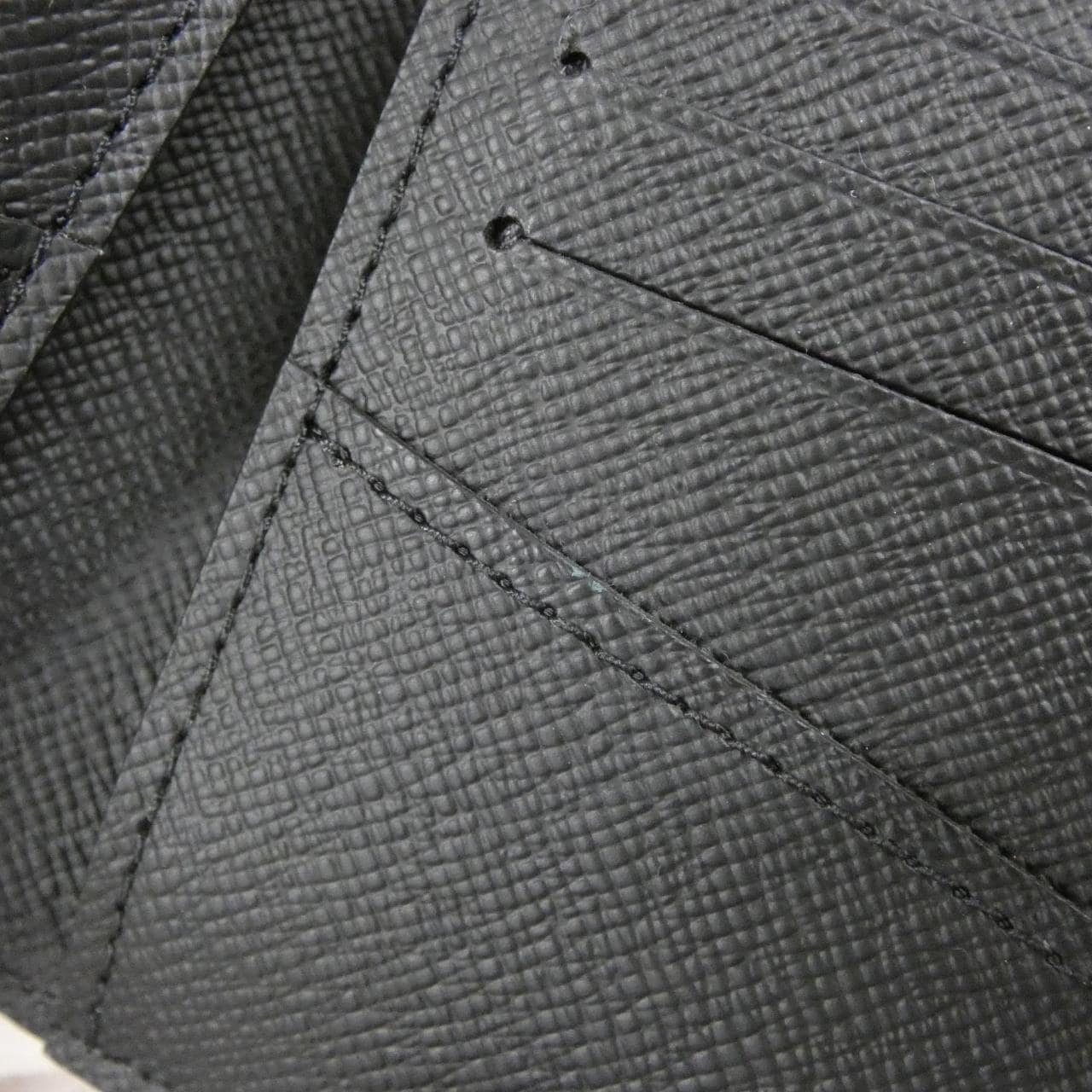 ルイヴィトン モノグラム エクリプス リバース ポルトフォイユ スレンダー M80906 札入れ