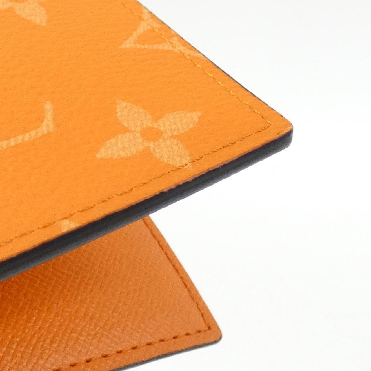 LOUIS VUITTON Taiga Rama Couverture 护照 M31050 护照套