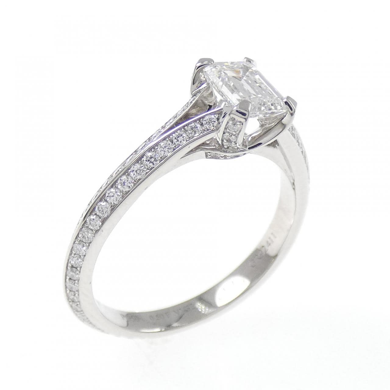 グラフ レガシー リング 0.50CT F VVS2 エメラルドカット