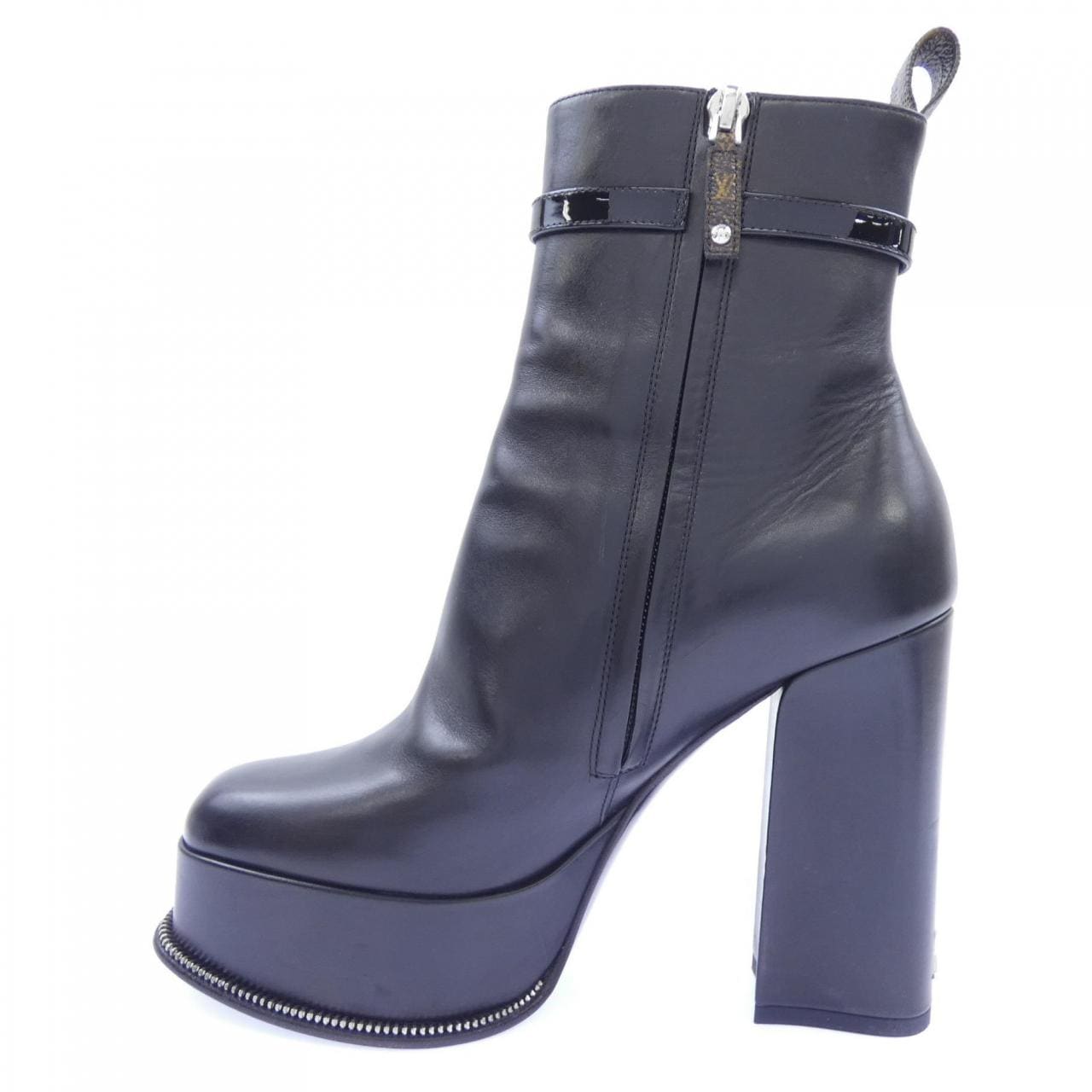 ルイヴィトン LOUIS VUITTON フェイムライン ブーツ