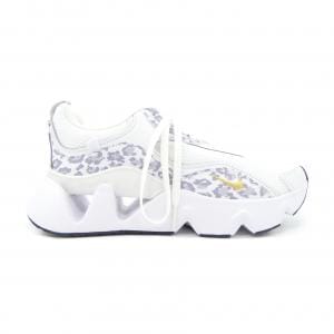 ナイキ NIKE DO2797-100 スニーカー