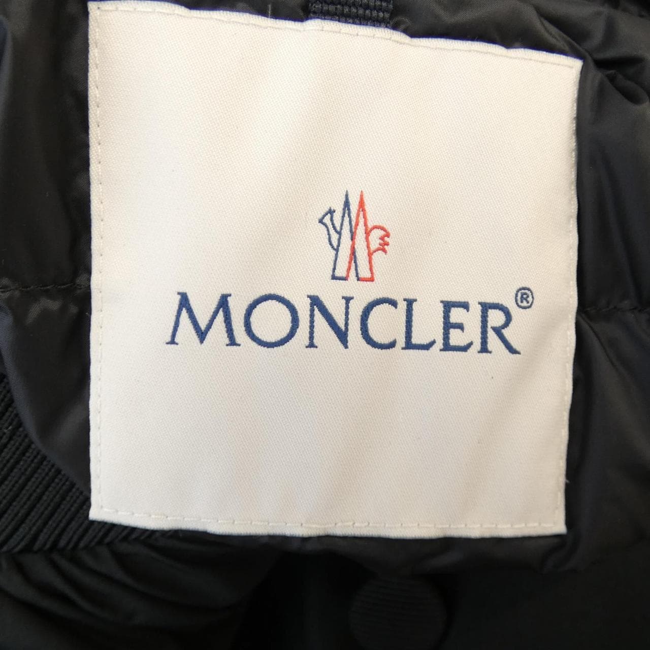 モンクレール MONCLER ダウンジャケット