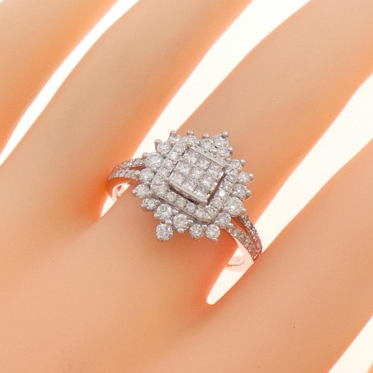K18WG ダイヤモンド リング 1.00CT