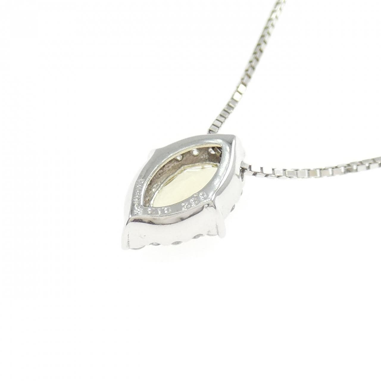 K18WG クオーツ ネックレス 0.32CT