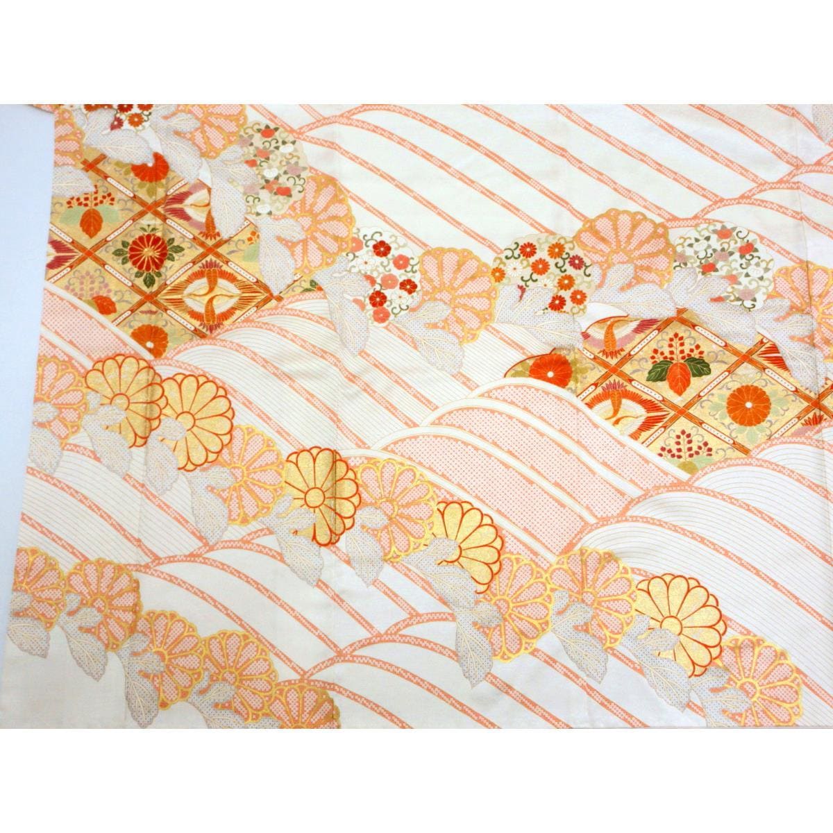 Furisode Yuzen gold color processing with embroidery