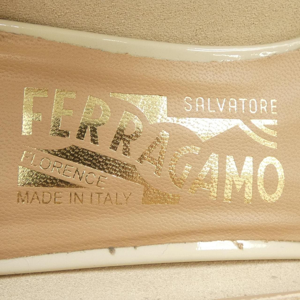 サルヴァトーレフェラガモ SALVATORE FERRAGAMO VARA パンプス