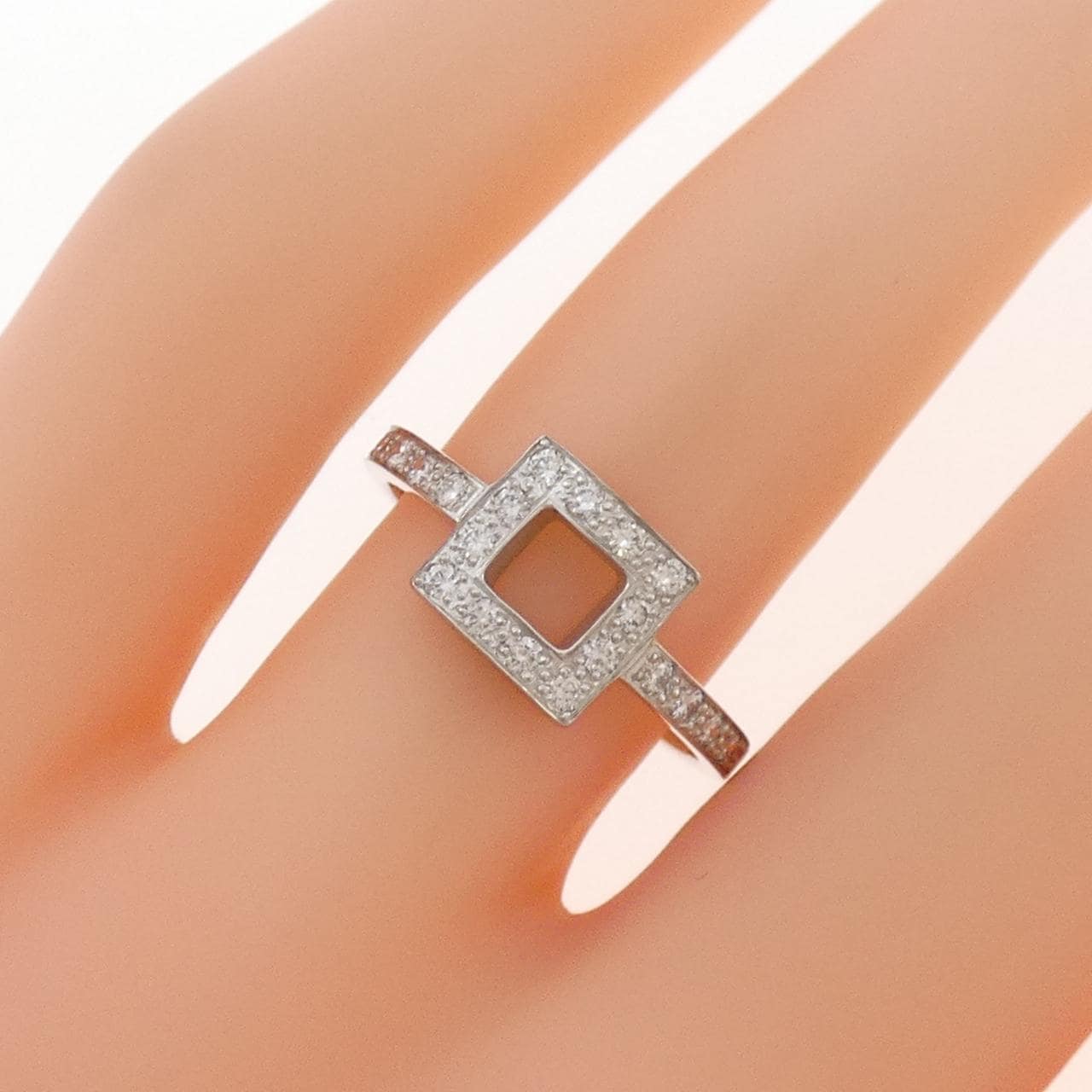 ティファニー スクエアー ループ リング