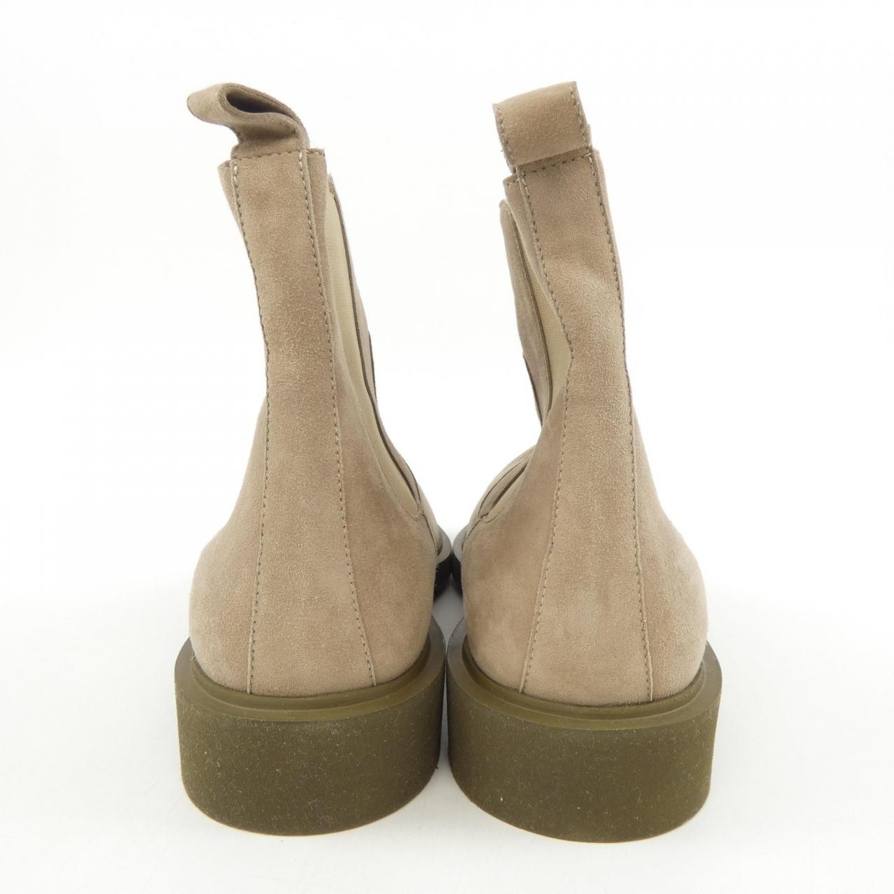 HERMES 221710Z 靴子