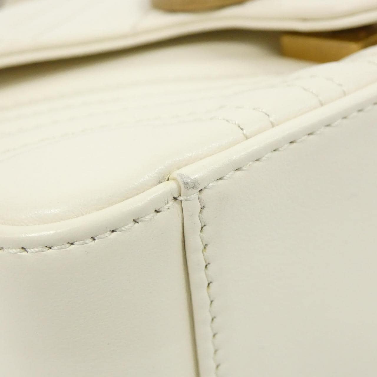 グッチ GG MARMONT 547260 DTDIT バッグ