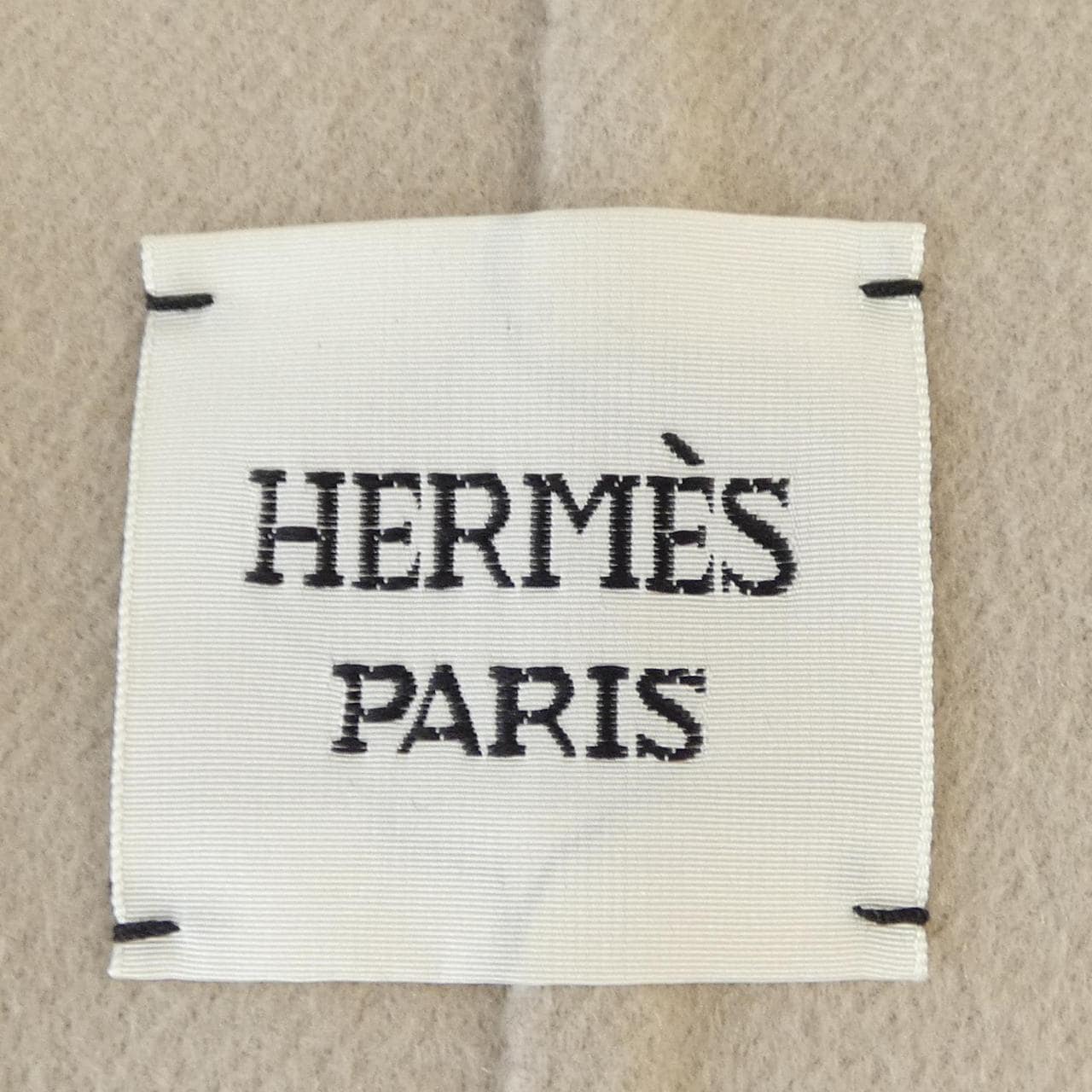 エルメス HERMES アイレットスクラプ 2E0129DB コート