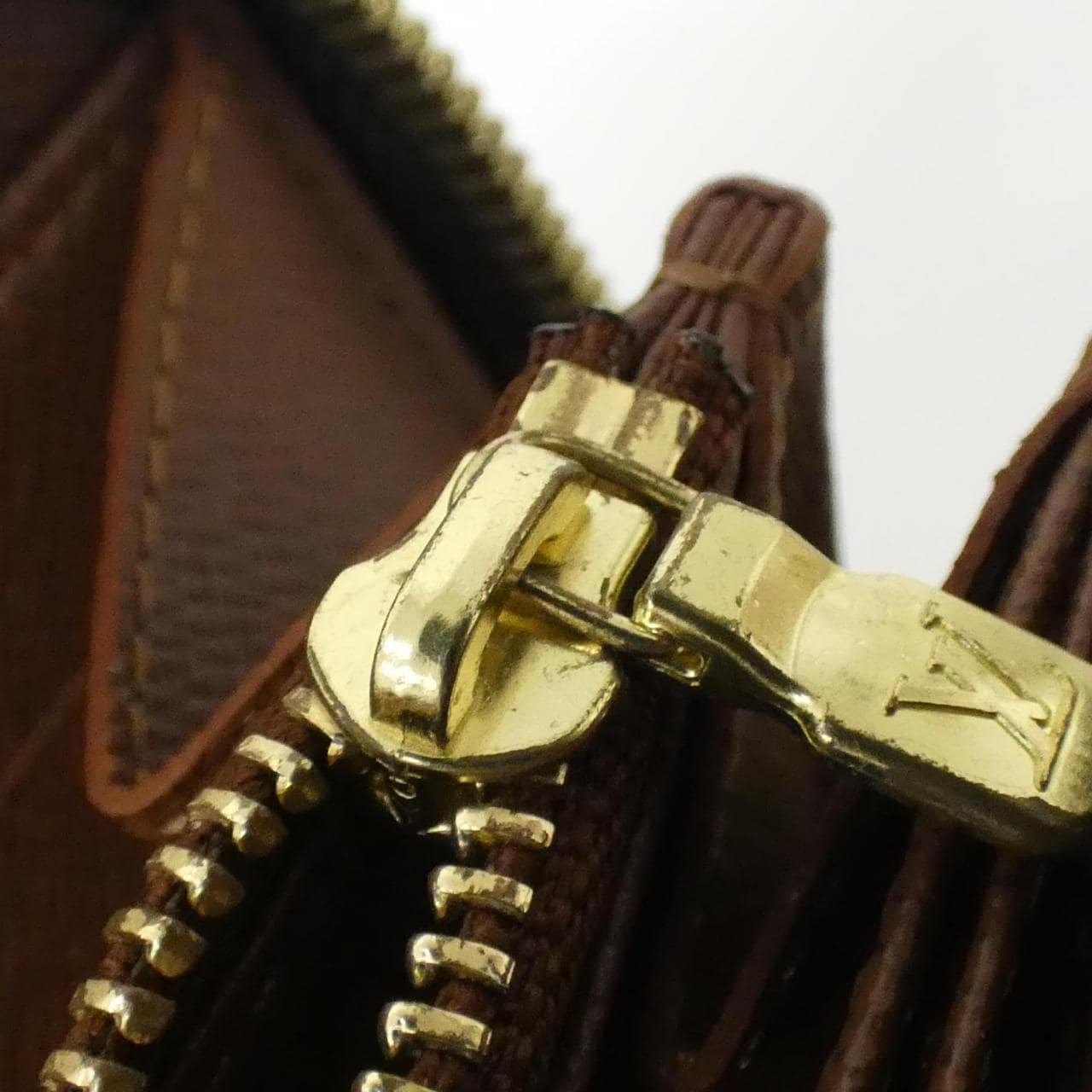 ルイヴィトン モノグラム ジッピー ウォレット M60017 財布