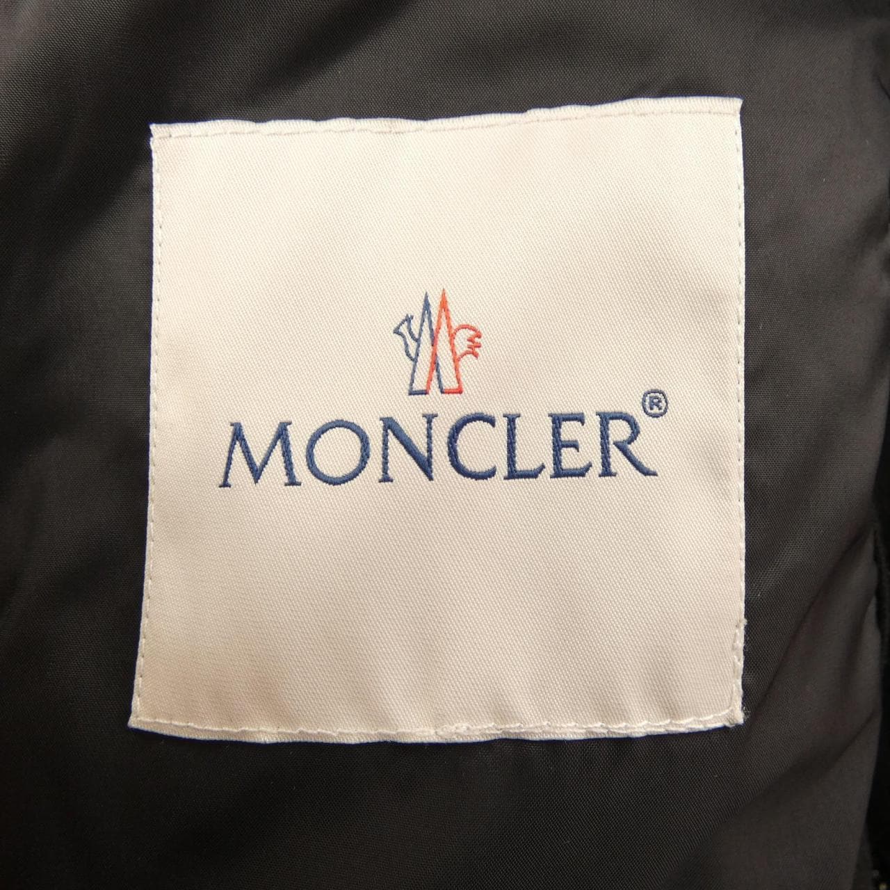 モンクレール MONCLER ダウンジャケット