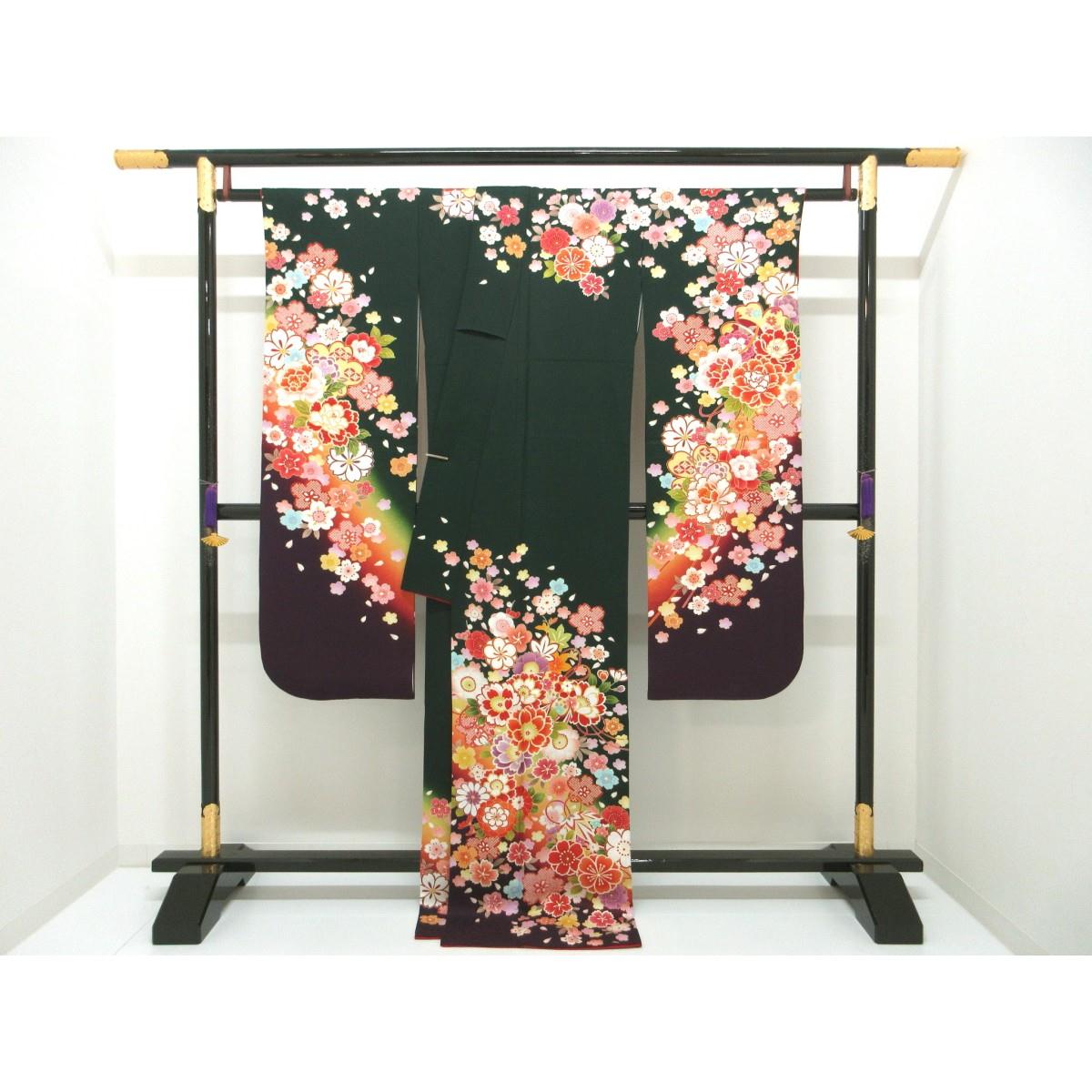 振袖　友禅加工刺繍入り　ボカシ染
