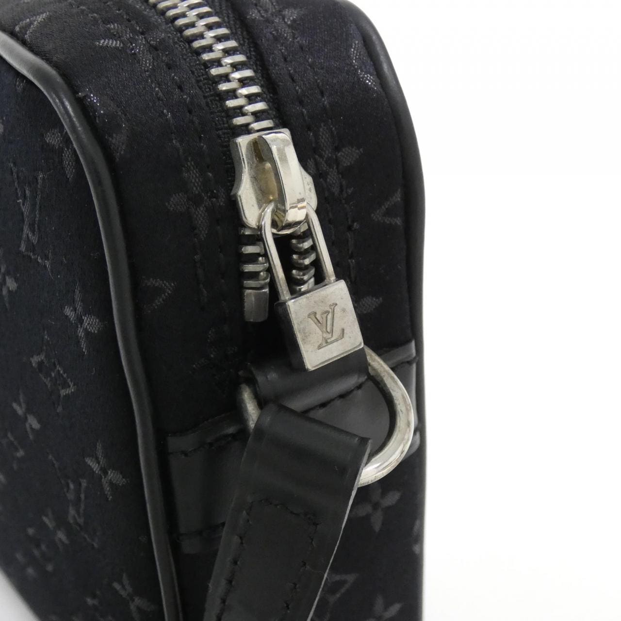 LOUIS VUITTON Comte de Fe Pochette M92275 Accessory Pouch