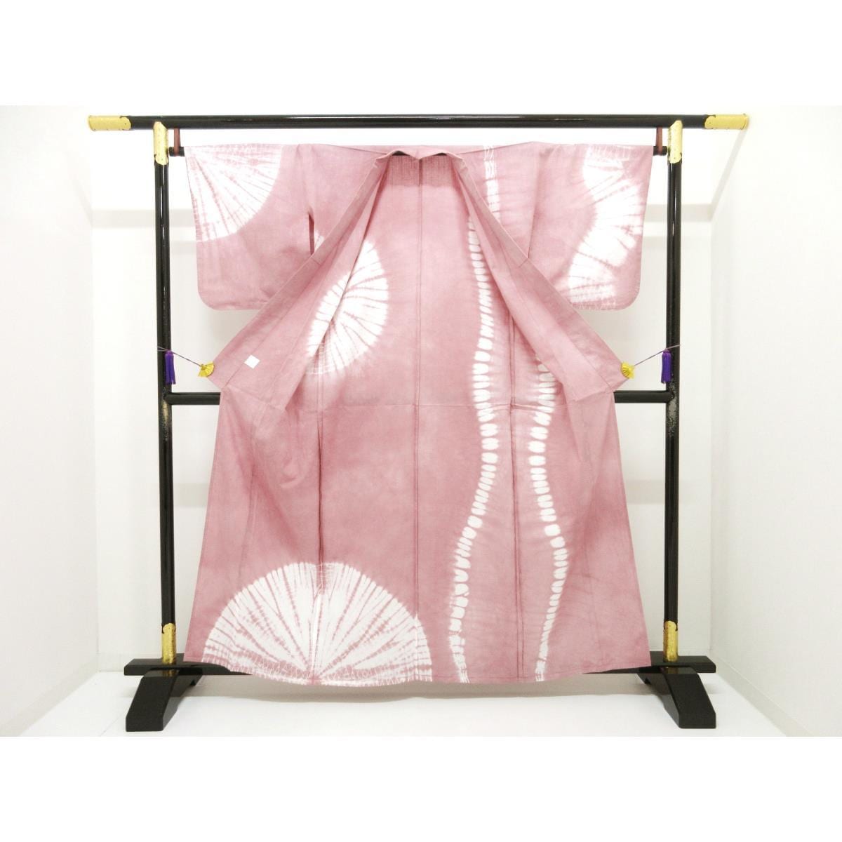【新品】女ゆかた　絞り加工　Ｍサイズ