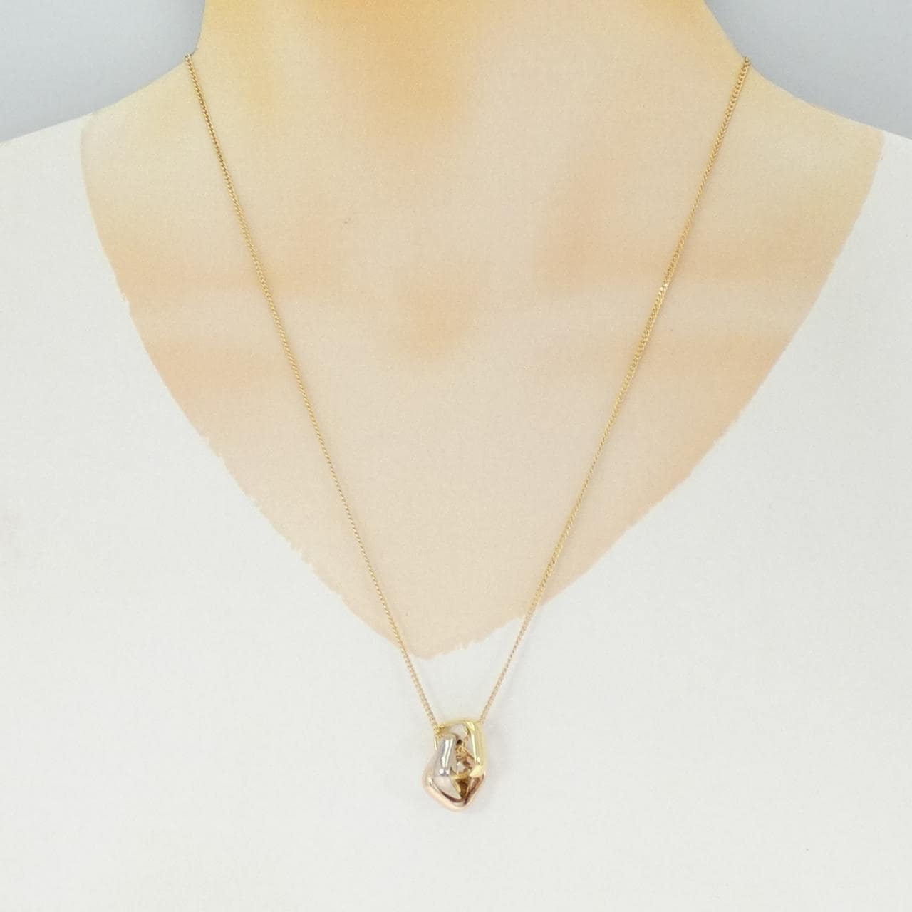 カルティエ トリニティ ネックレス