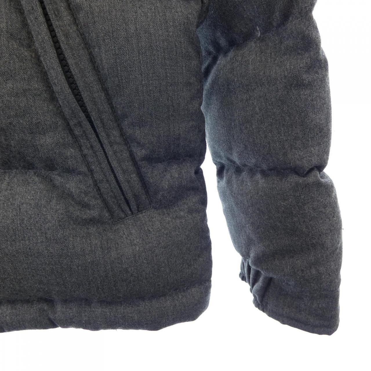モンクレール MONCLER ダウンジャケット