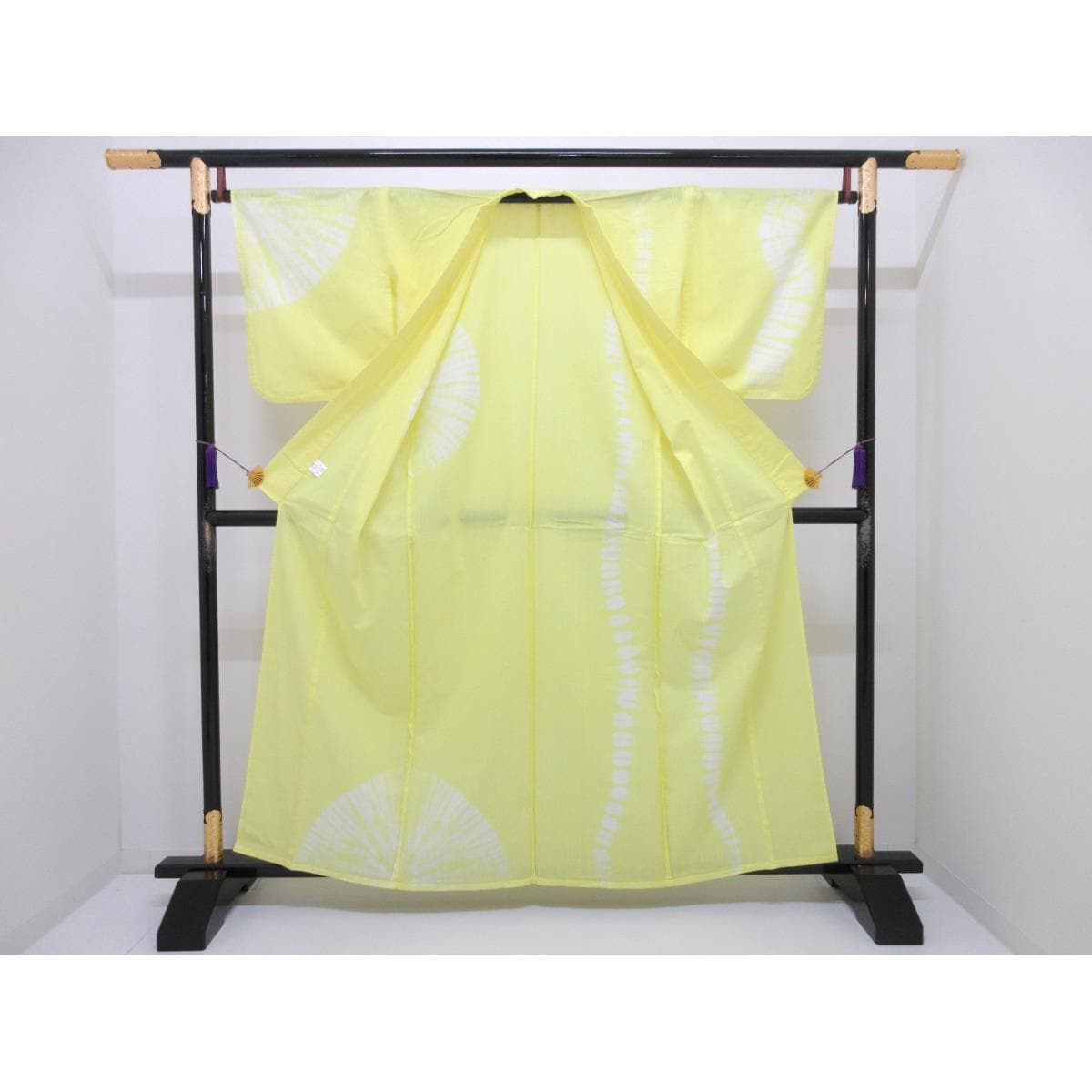 【新品】女ゆかた　絞り加工　Ｍサイズ