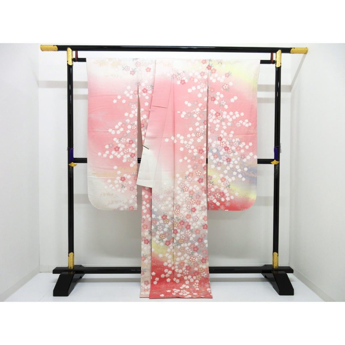 [Unused items] Kimono with silver-threaded gradation dyeing, Yuzen processing, embroidery, tie-dye processing