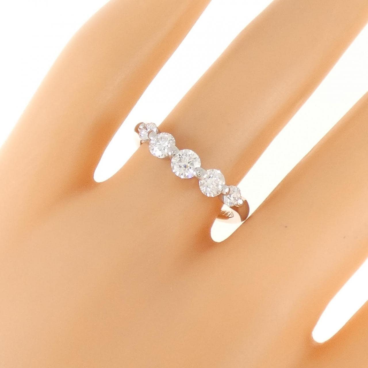 PT900 ダイヤモンド リング 0.702CT