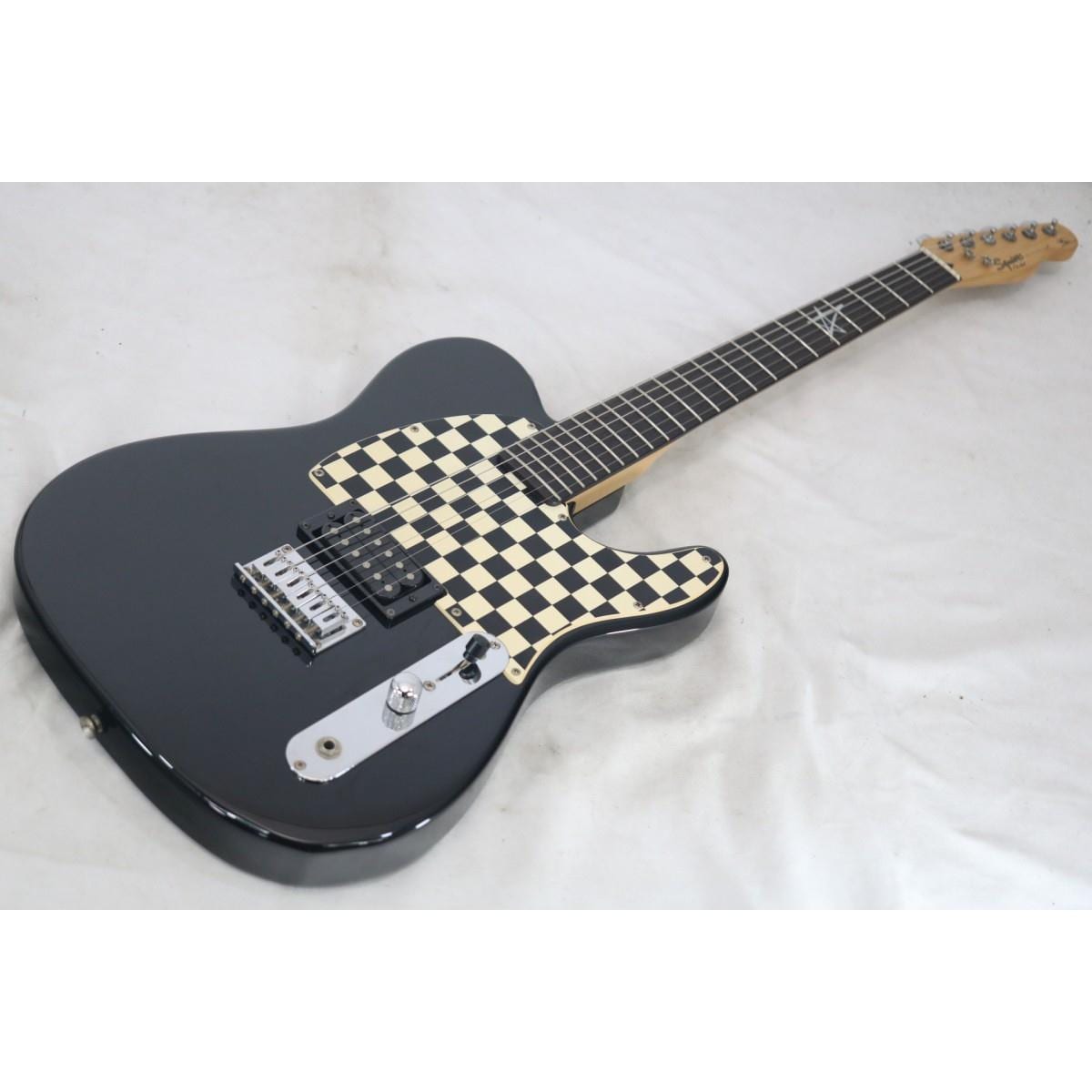 ＳＱＵＩＥＲ　　ＡＶＲＩＬ　ＬＡＶＩＧＮＥ　ＴＥＬＥＣＡＳＴＥＲ